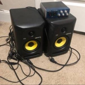 Speaker’s with amp mic headphones HMU